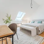 Апартаменты Hakuna Eli Penthouse Terrace Cityview
