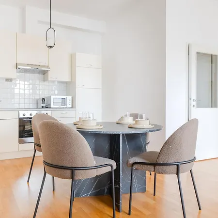 Hakuna Eli Penthouse Terrace Cityview Апартаменты